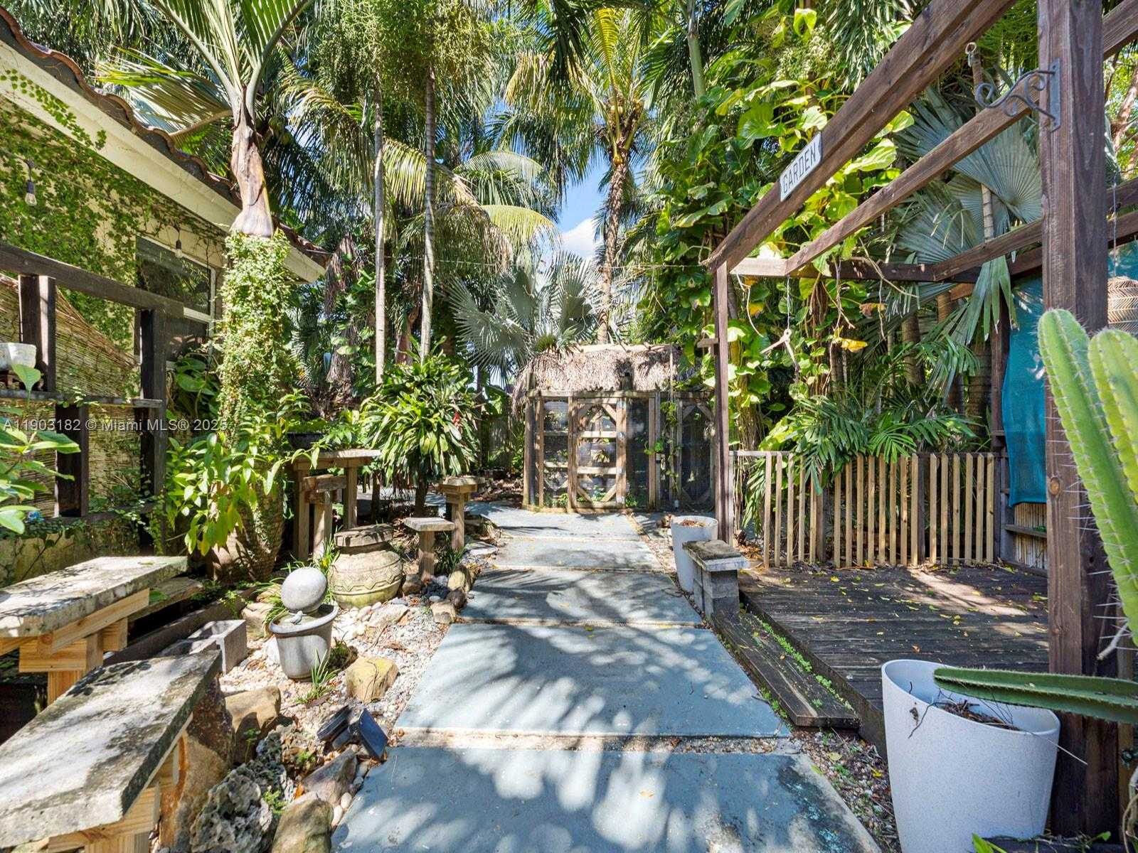 Small Image of 2101 NORTH WEST 15TH TER, Homestead Number 32