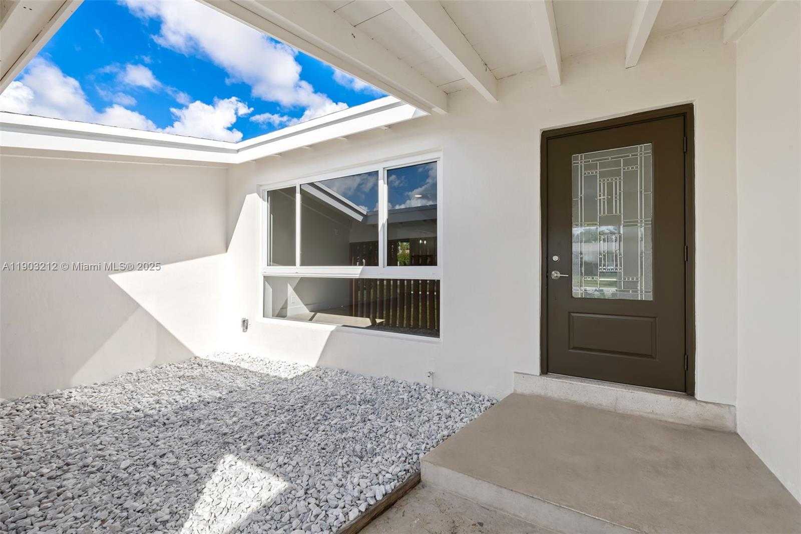 Small Image of 3207 WILSON ST, Hollywood Number 3