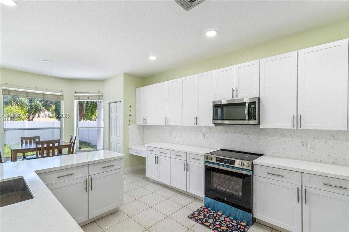 Small Image of 17956 SOUTH WEST 35TH DR, Miramar Number 16