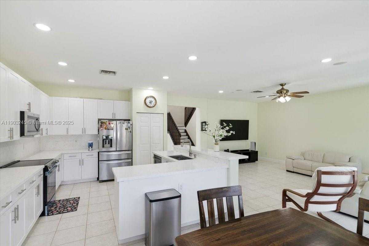 Small Image of 17956 SOUTH WEST 35TH DR, Miramar Number 19