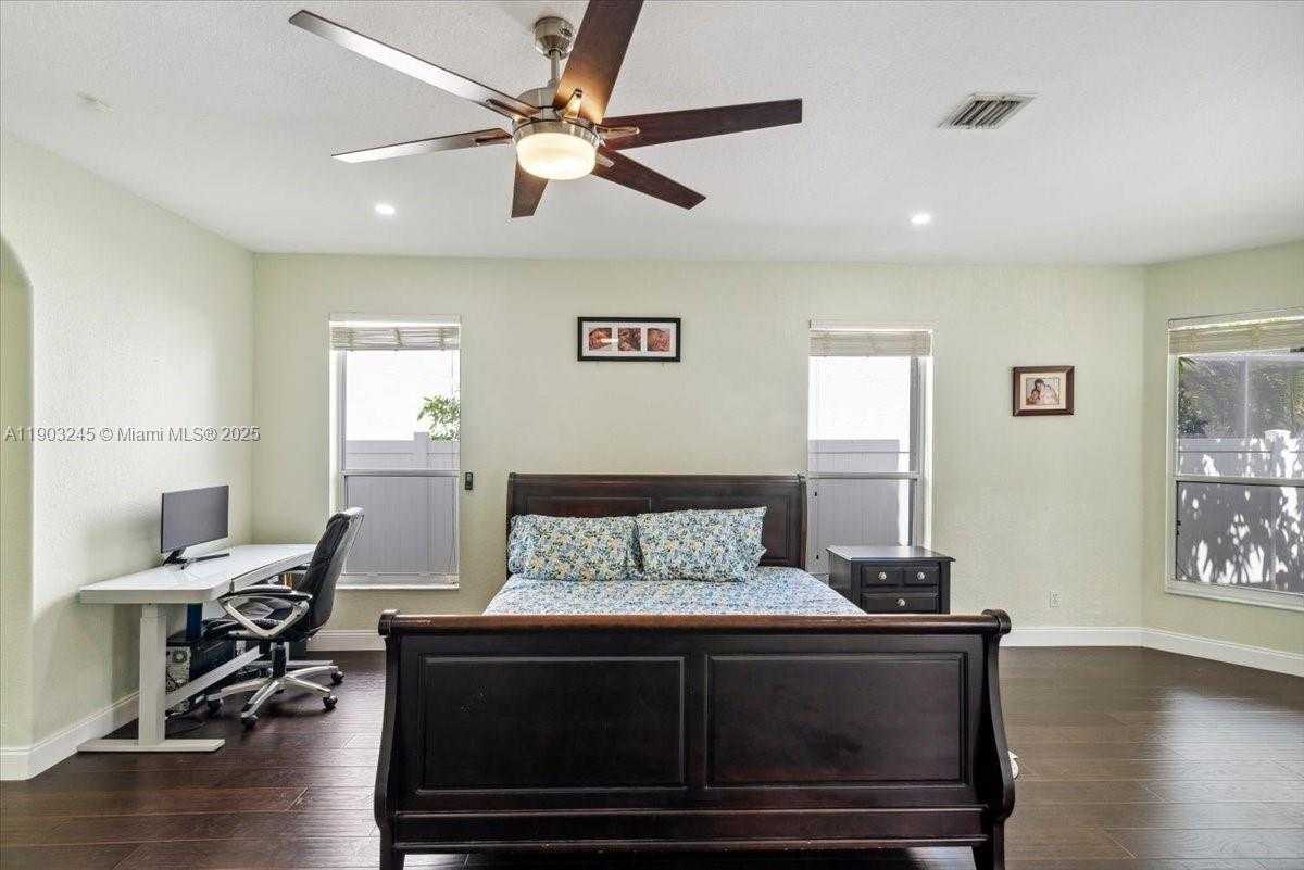 Small Image of 17956 SOUTH WEST 35TH DR, Miramar Number 24