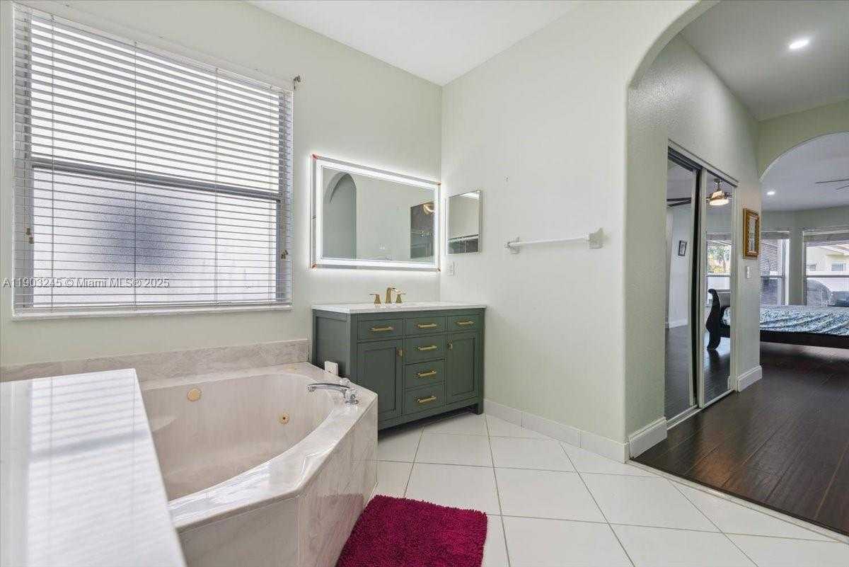 Small Image of 17956 SOUTH WEST 35TH DR, Miramar Number 28