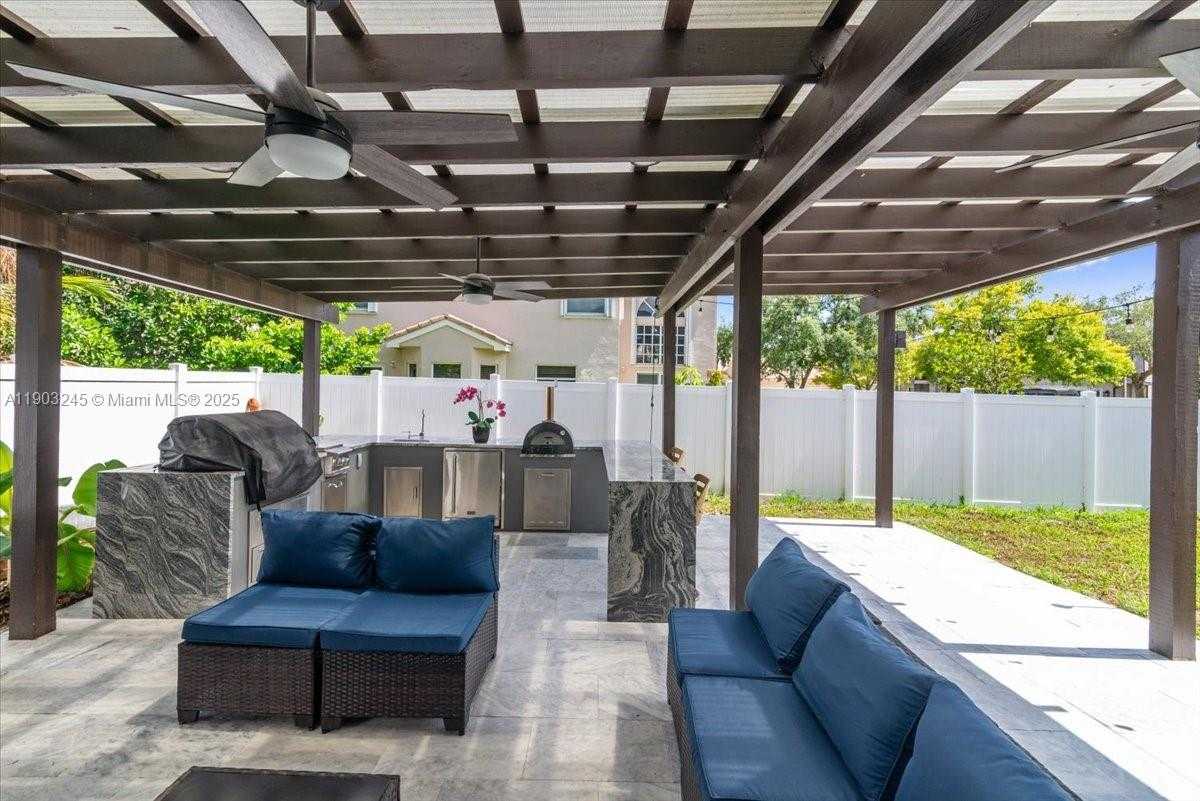 Small Image of 17956 SOUTH WEST 35TH DR, Miramar Number 40