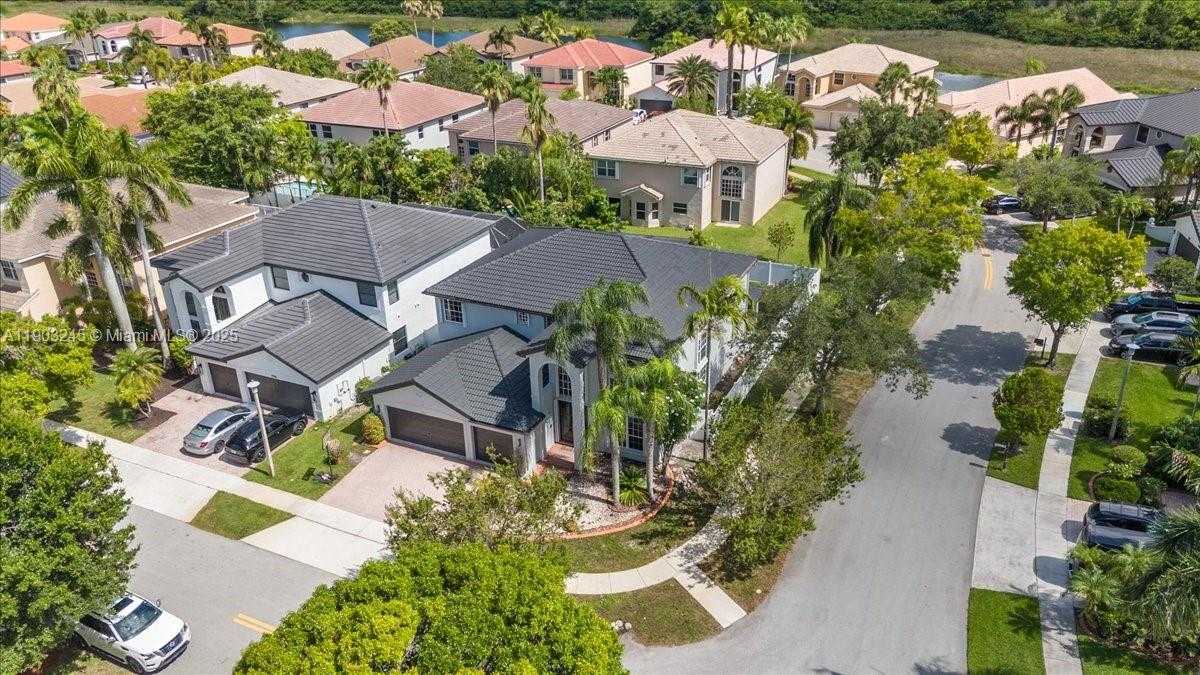 Small Image of 17956 SOUTH WEST 35TH DR, Miramar Number 53