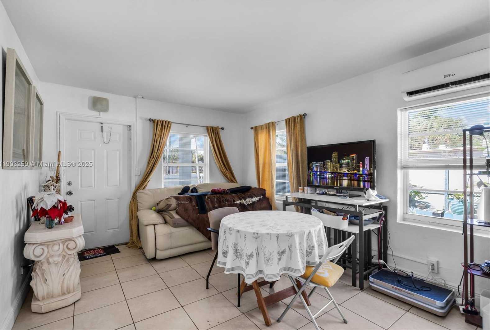 Imagen de Pequeño Objeto