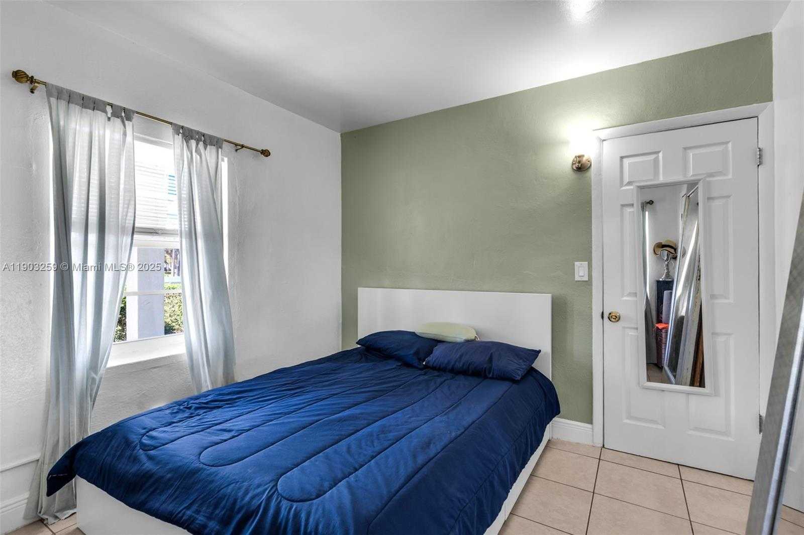 Imagen de Pequeño Objeto