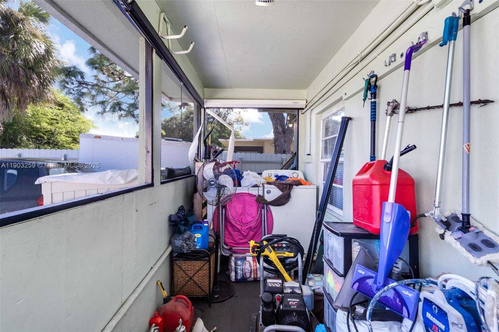 Imagen de Pequeño Objeto