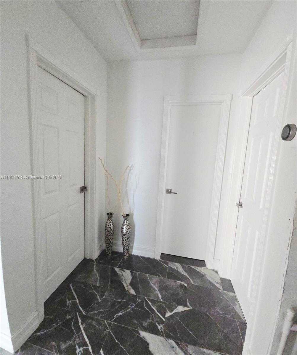 Small Image of 675 EAST 31ST ST, Hialeah Number 12