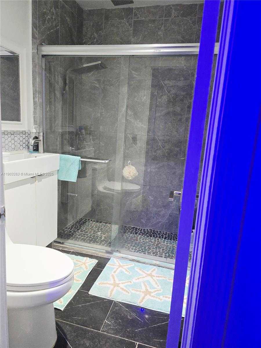 Small Image of 675 EAST 31ST ST, Hialeah Number 13