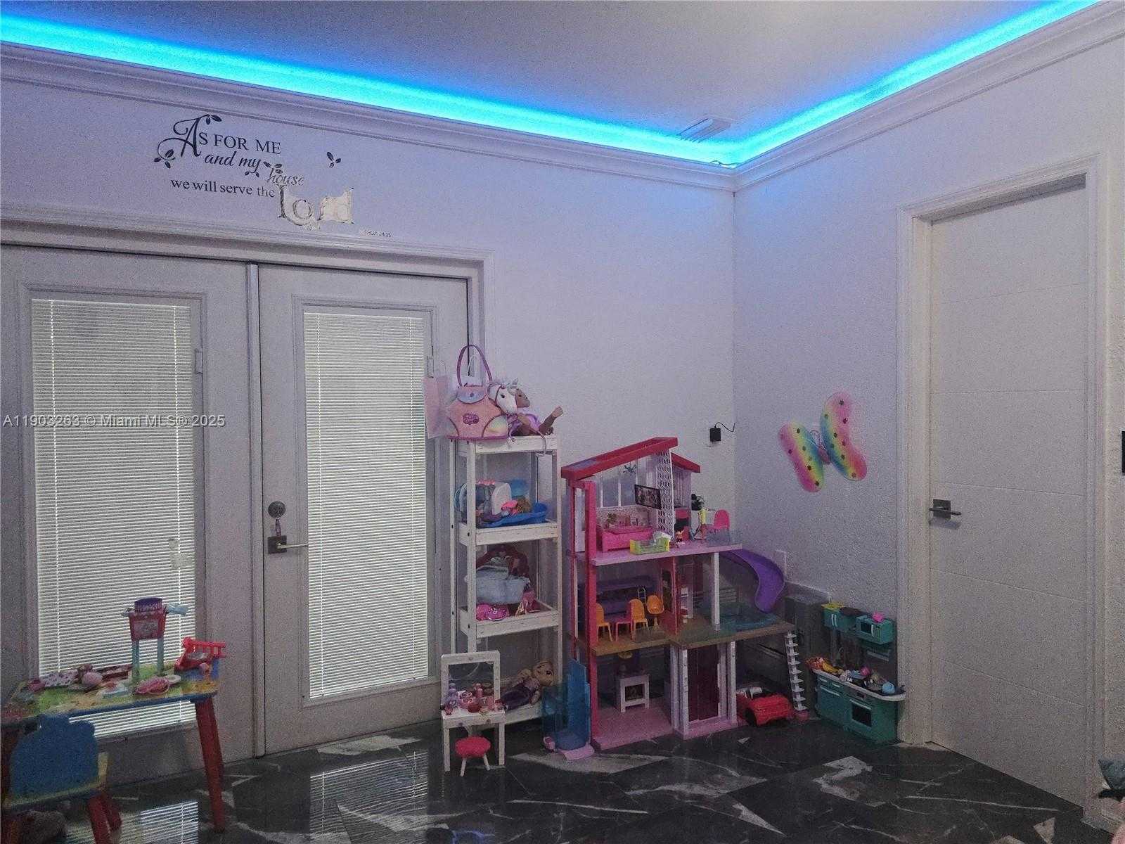 Small Image of 675 EAST 31ST ST, Hialeah Number 17