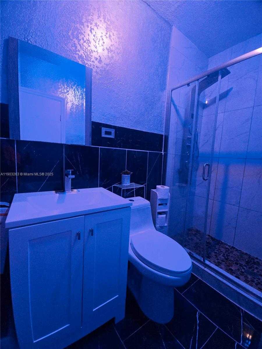 Small Image of 675 EAST 31ST ST, Hialeah Number 18