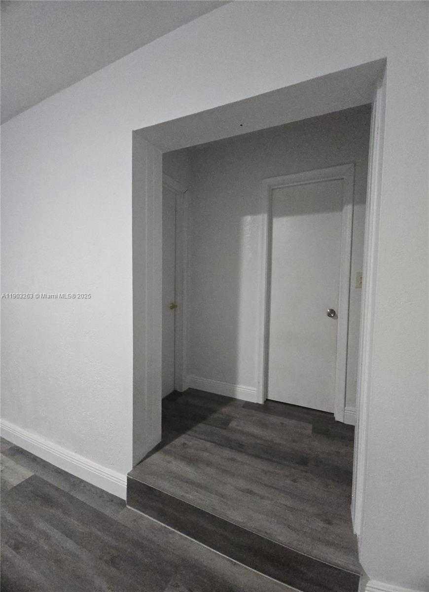 Small Image of 675 EAST 31ST ST, Hialeah Number 21