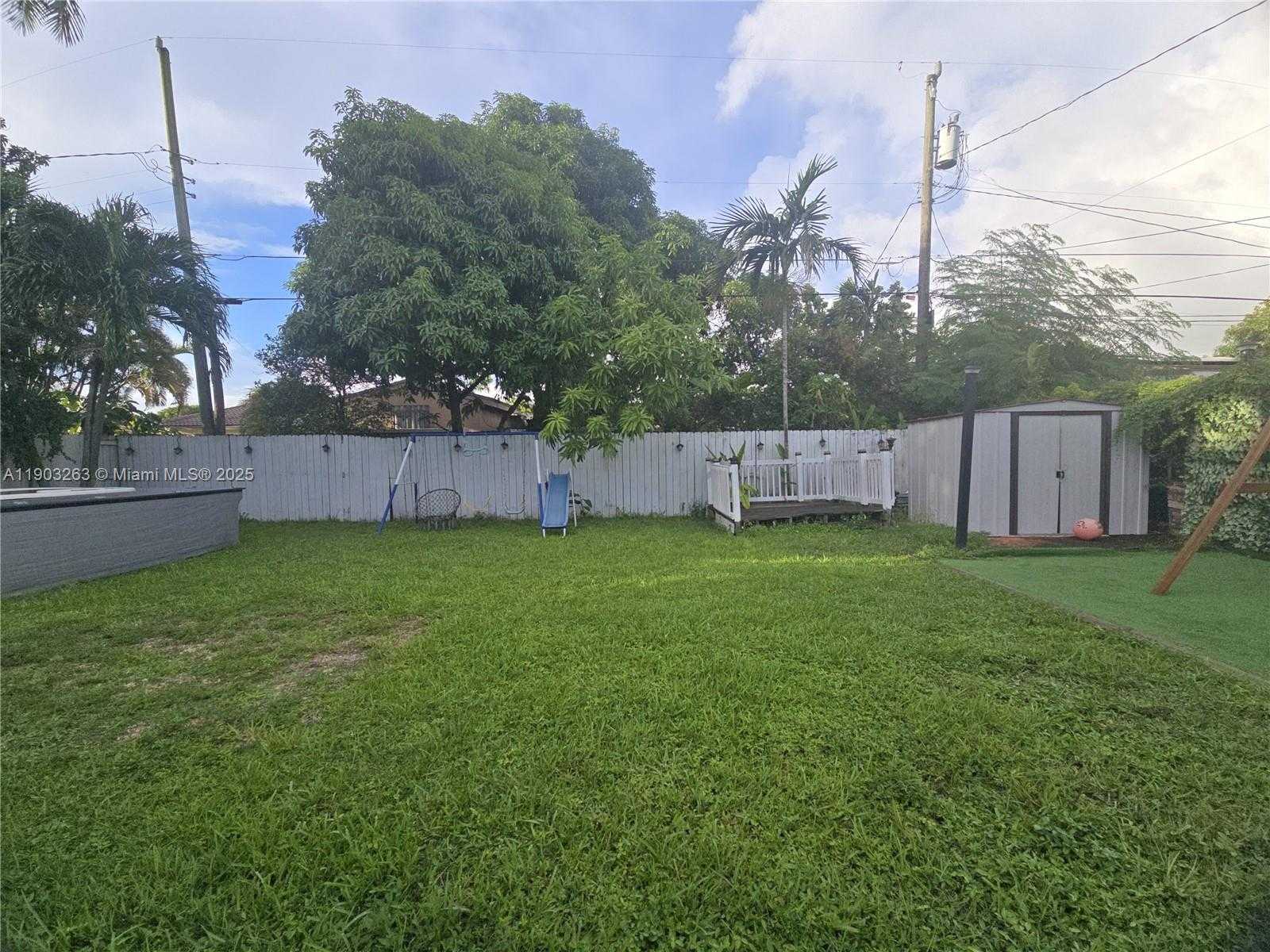 Small Image of 675 EAST 31ST ST, Hialeah Number 3