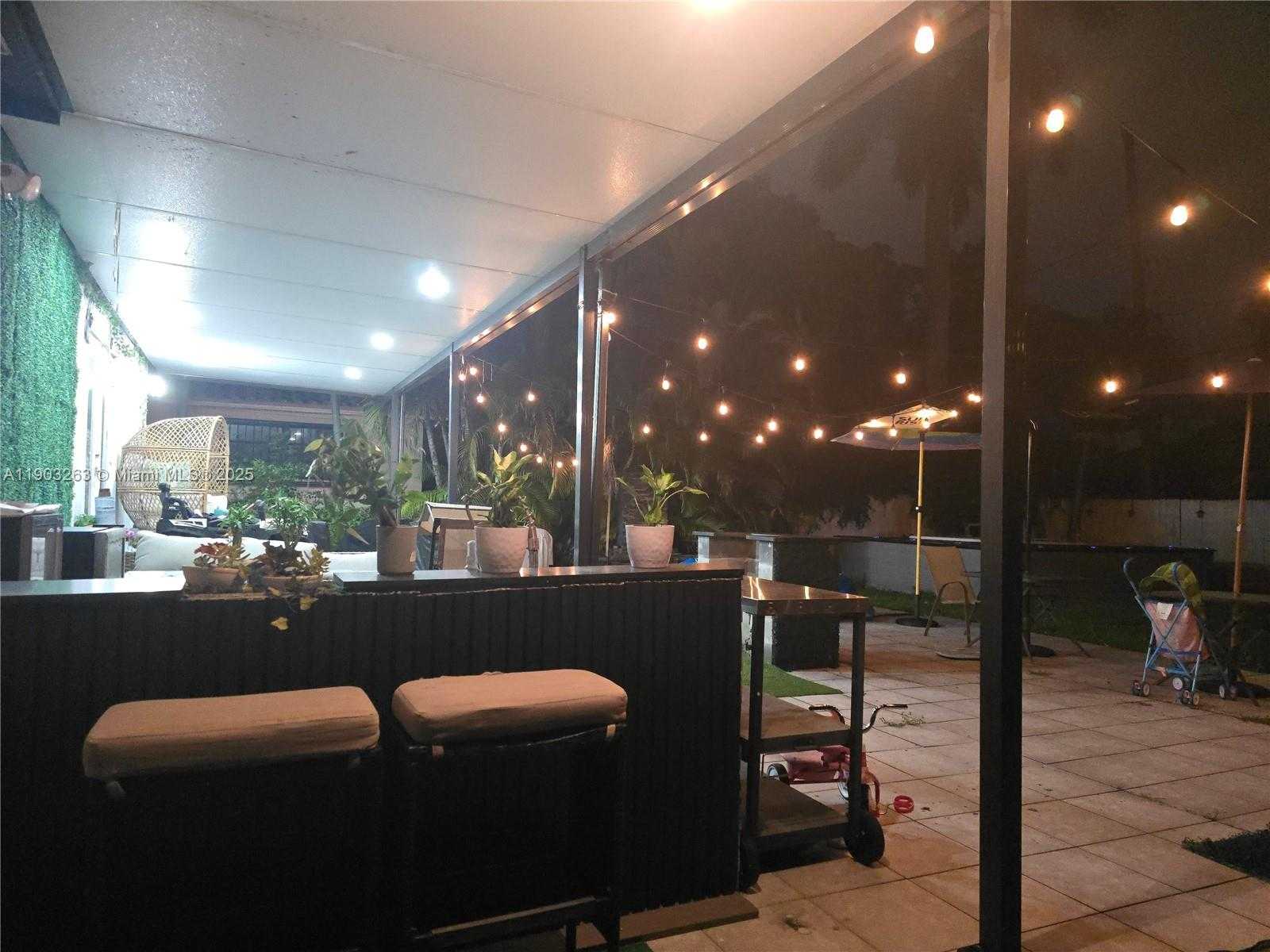 Small Image of 675 EAST 31ST ST, Hialeah Number 5