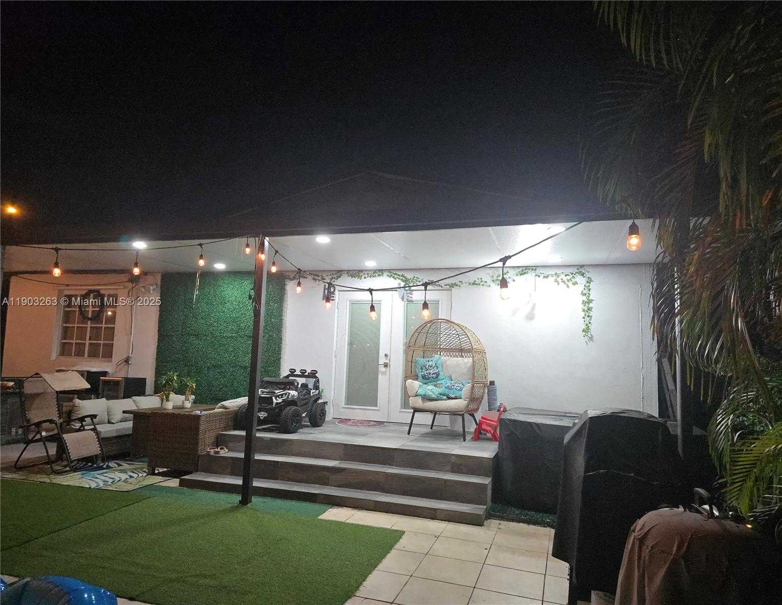 Small Image of 675 EAST 31ST ST, Hialeah Number 6