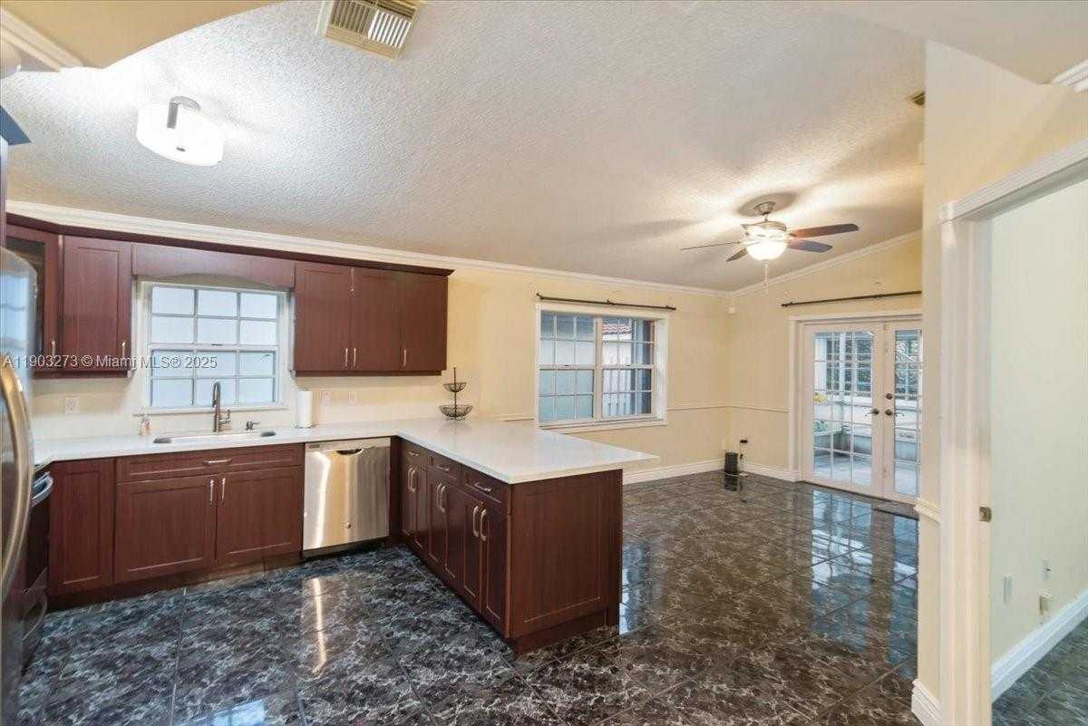 Small Image of 17610 SOUTH WEST 4TH CT, Pembroke Pines Number 15