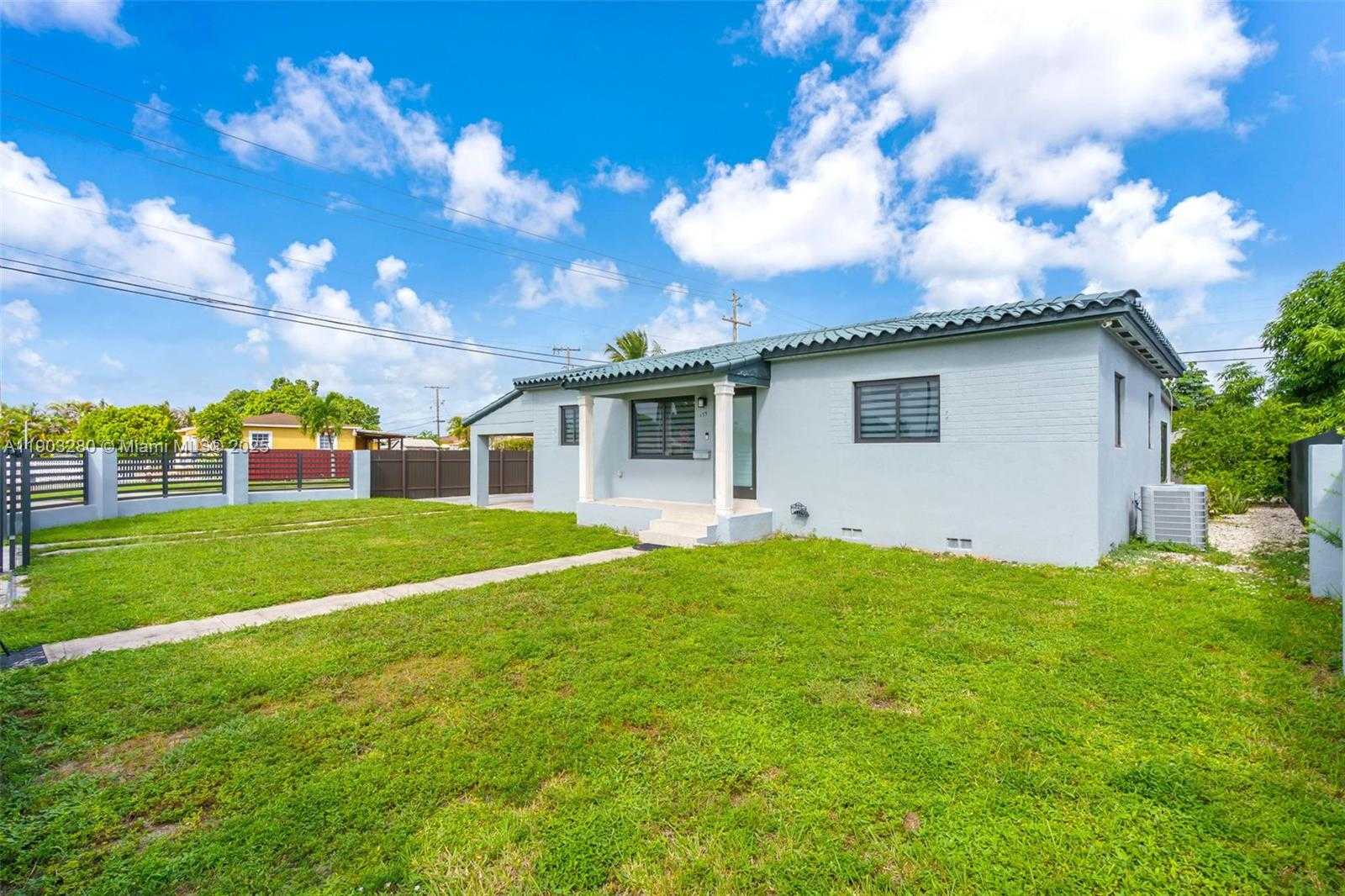 Small Image of 175 WEST 56TH ST, Hialeah Number 3