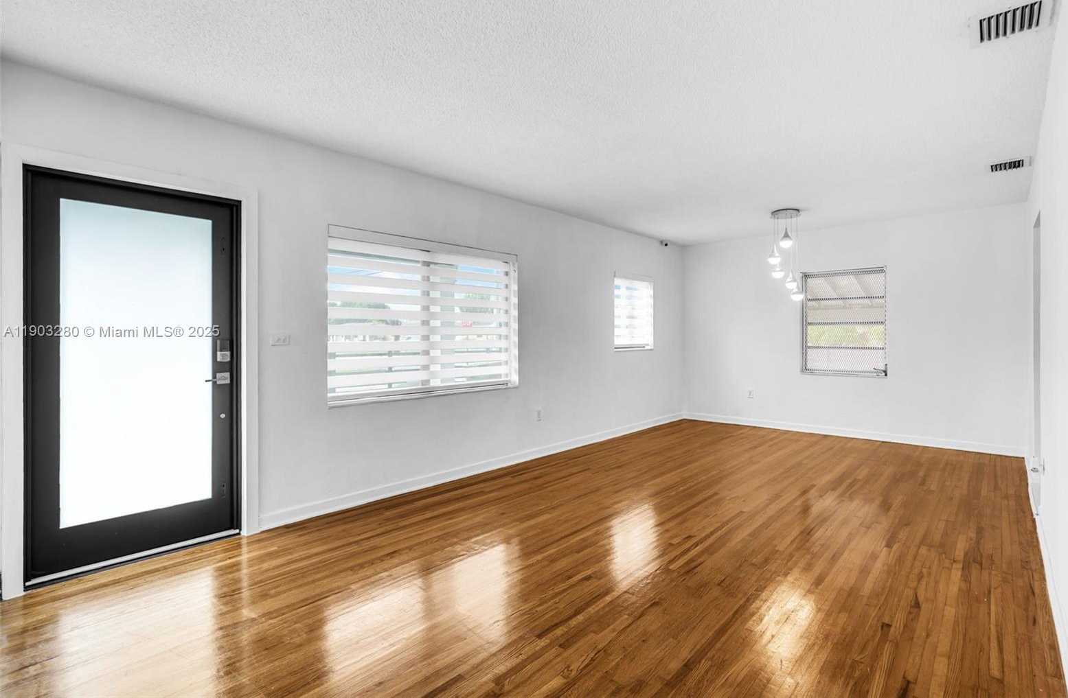 Small Image of 175 WEST 56TH ST, Hialeah Number 5