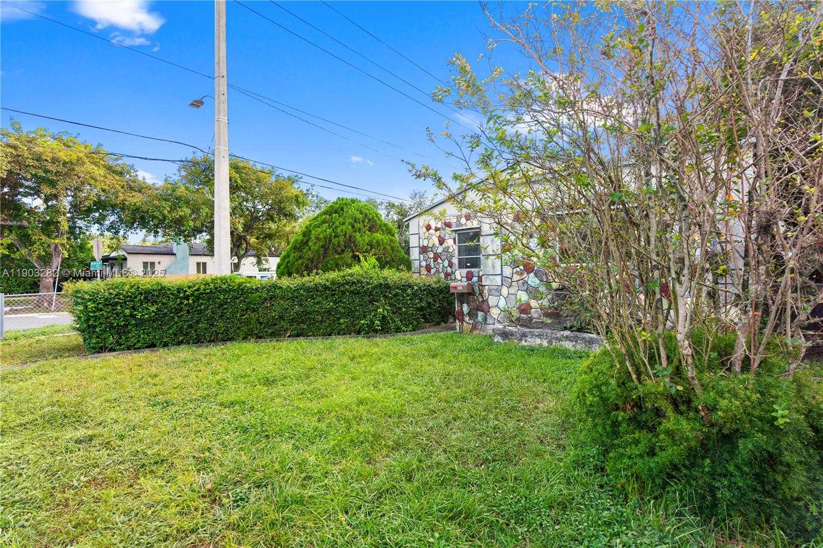 Imagen de Pequeño Objeto