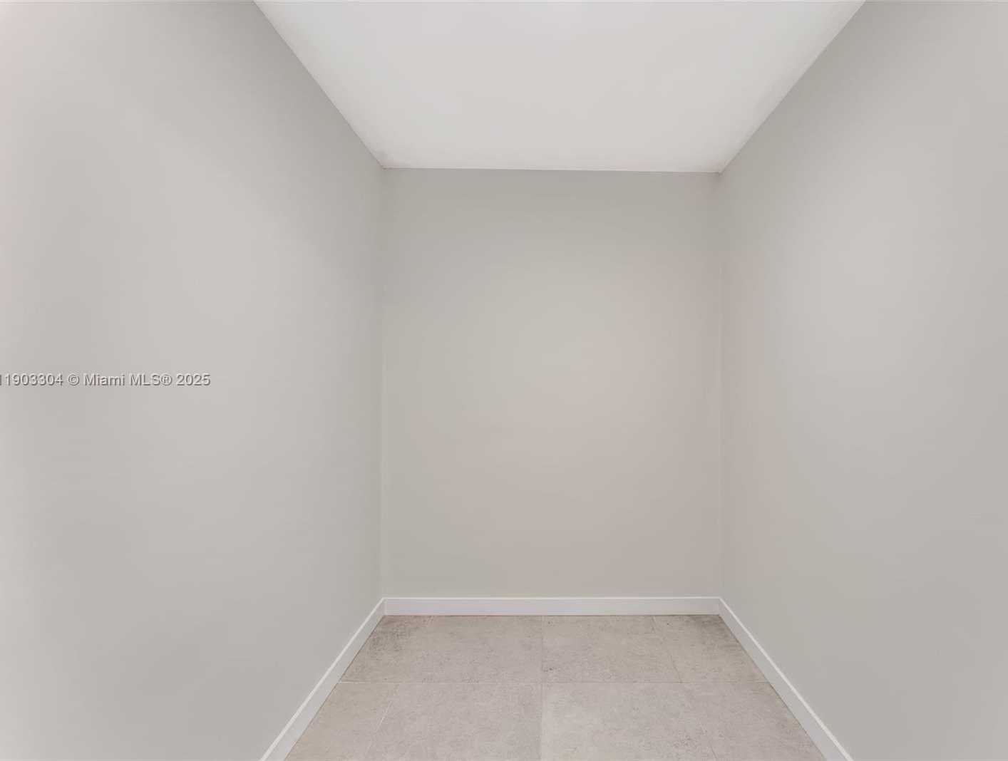 Imagen de Pequeño Objeto