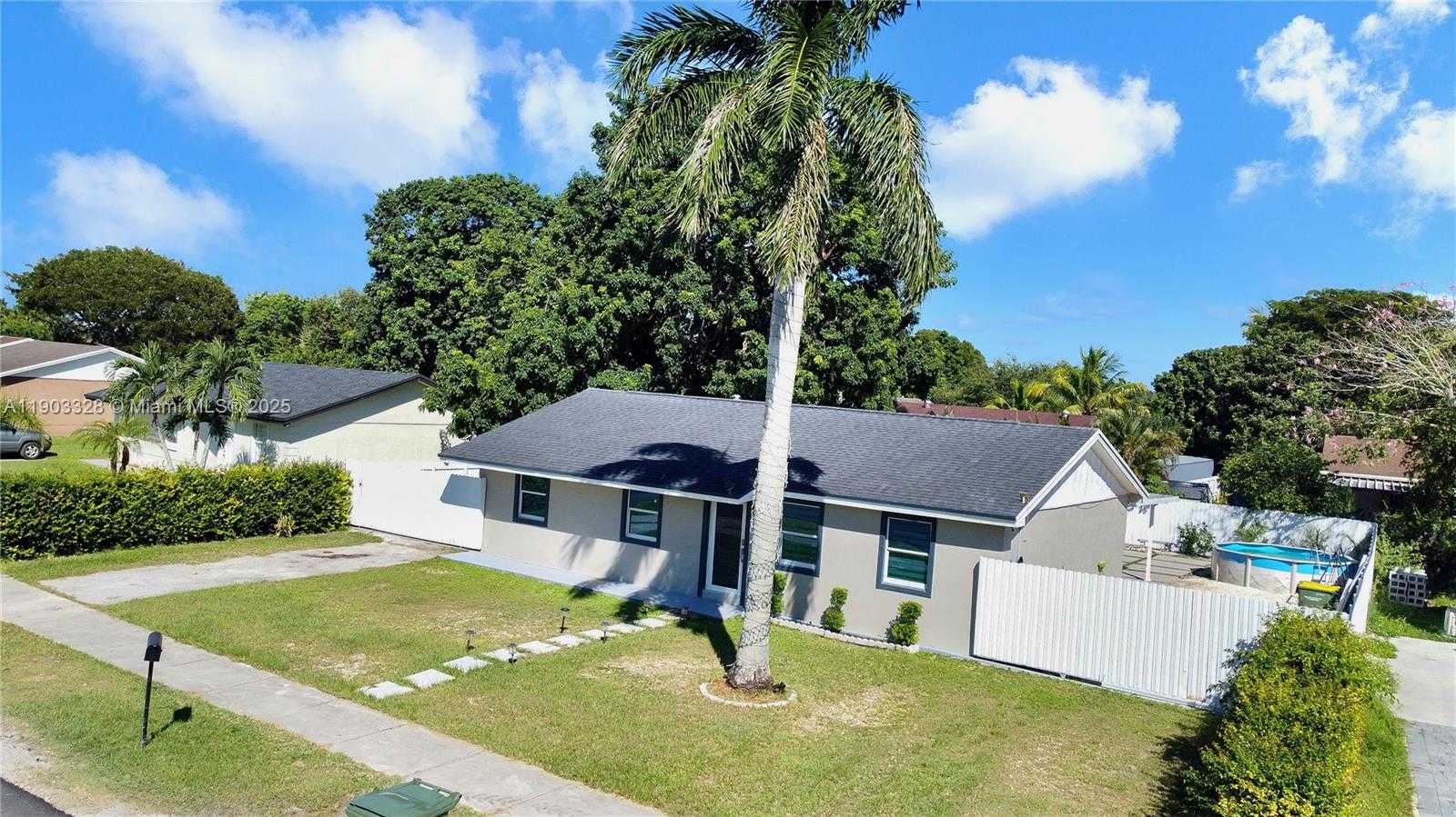 Small Image of 365 SOUTH WEST 17TH AVE, Homestead Number 30