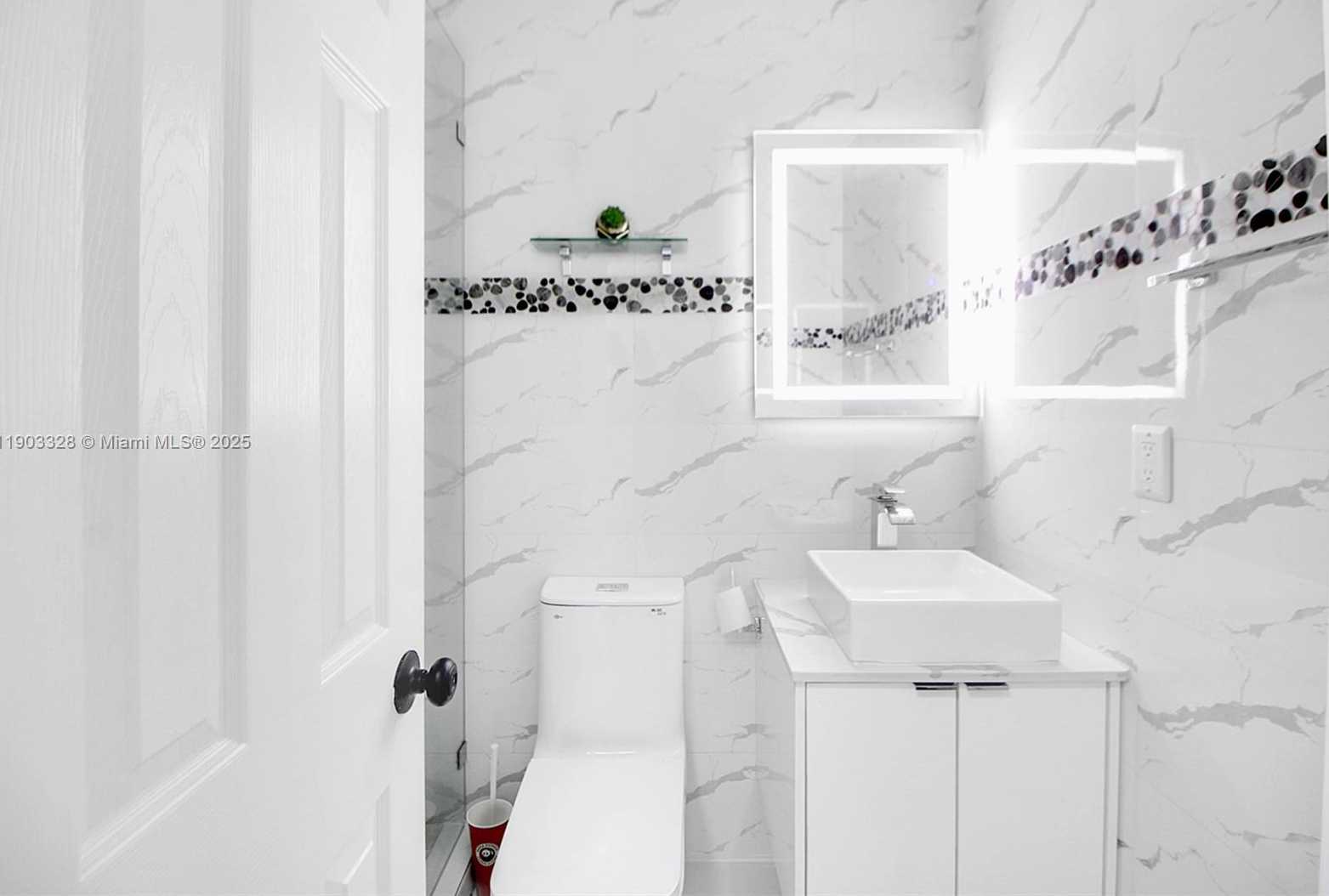 Small Image of 365 SOUTH WEST 17TH AVE, Homestead Number 7