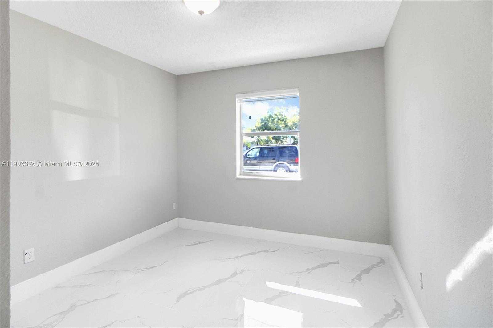 Small Image of 365 SOUTH WEST 17TH AVE, Homestead Number 9