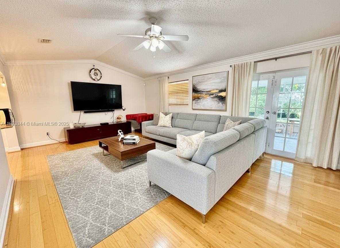 Small Image of 301 NORTH WEST 83RD WAY, Pembroke Pines Number 9