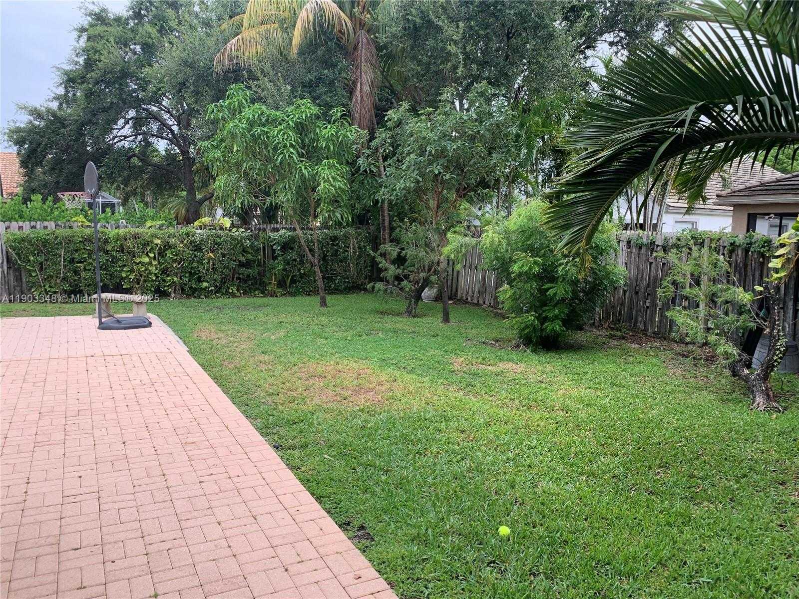 Small Image of 1235 NORTH WEST 144TH AVE, Pembroke Pines Number 16