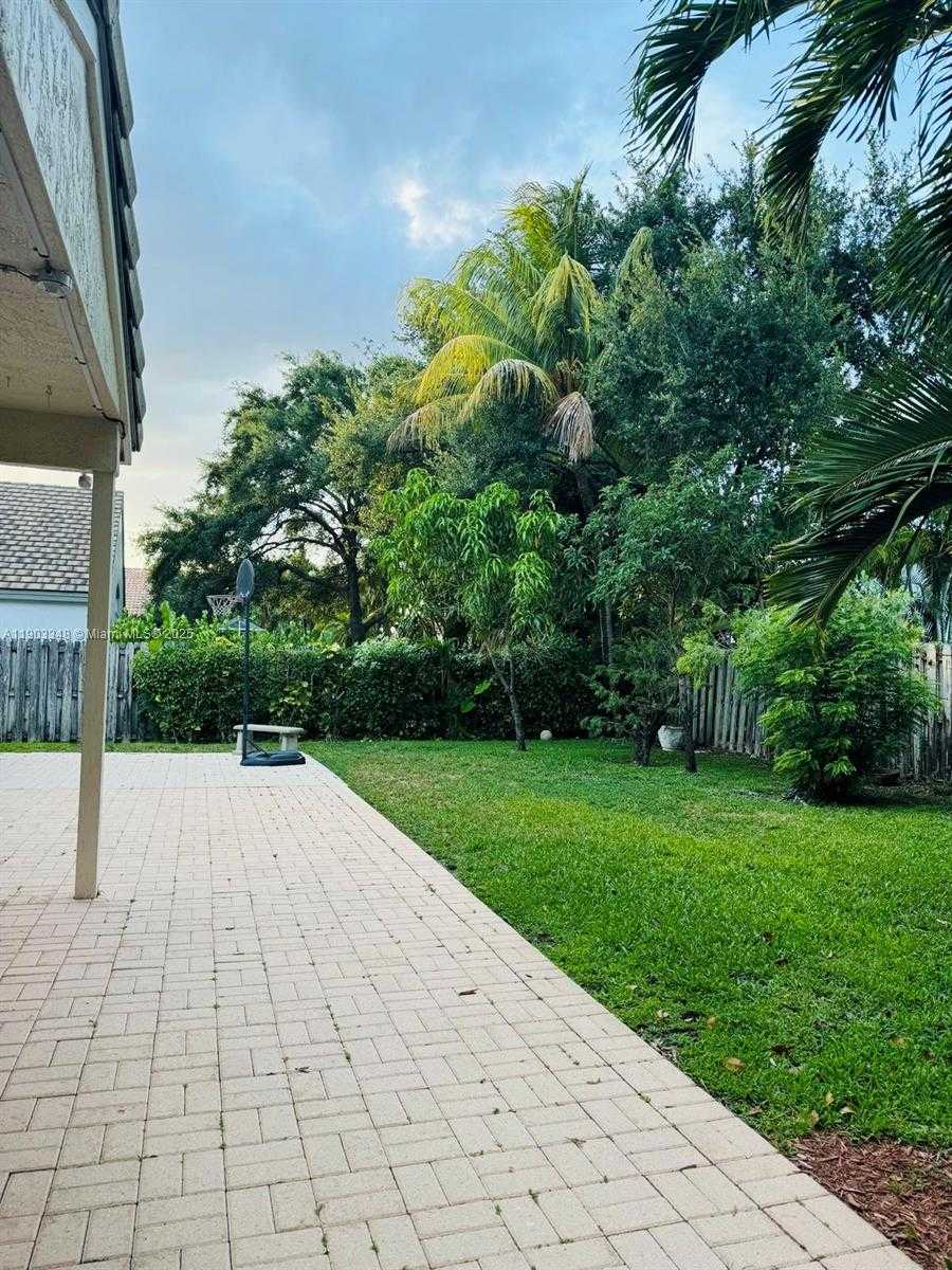 Small Image of 1235 NORTH WEST 144TH AVE, Pembroke Pines Number 8