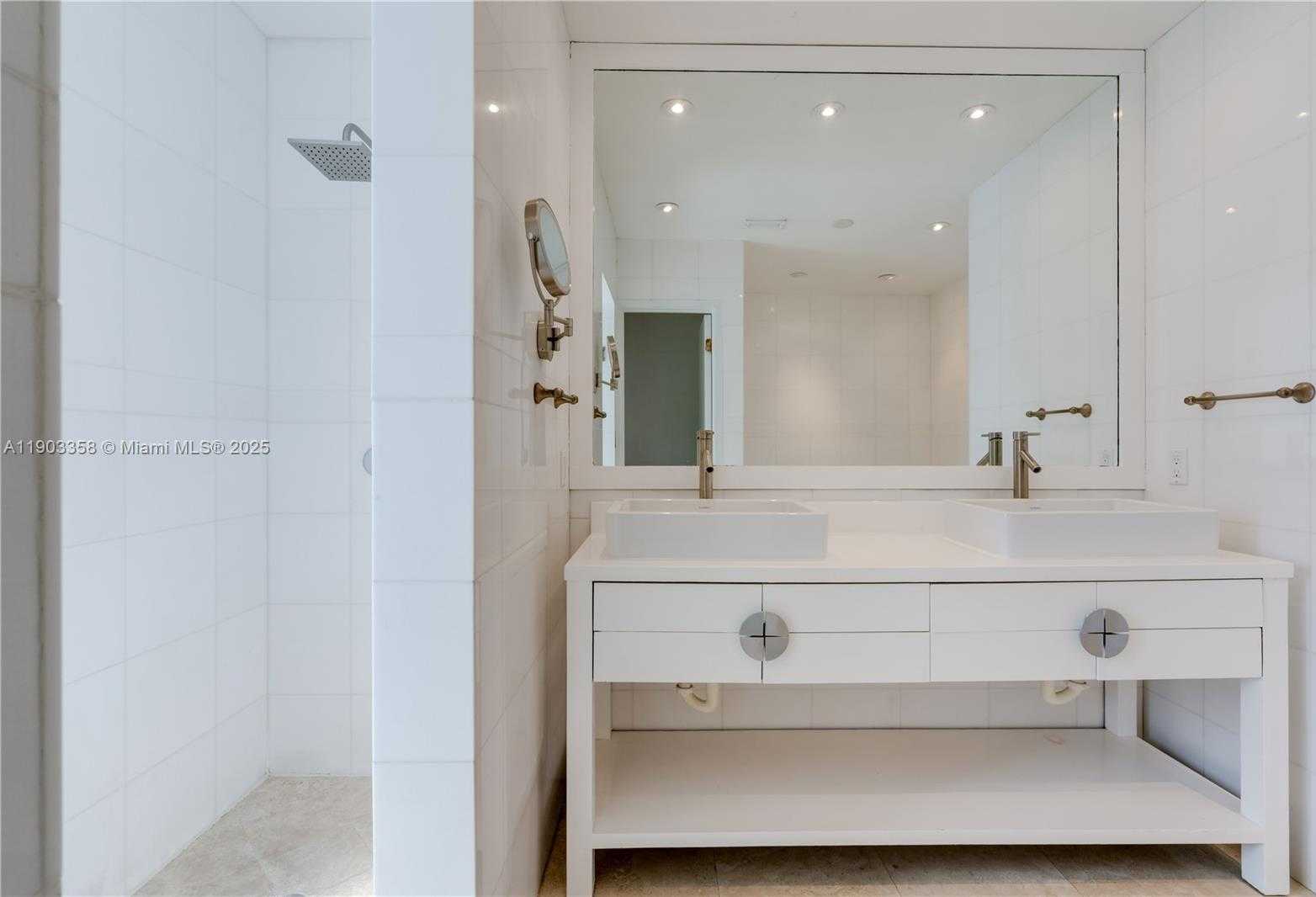 Small Image of 525 RIDGEWOOD RD, Key Biscayne Number 10