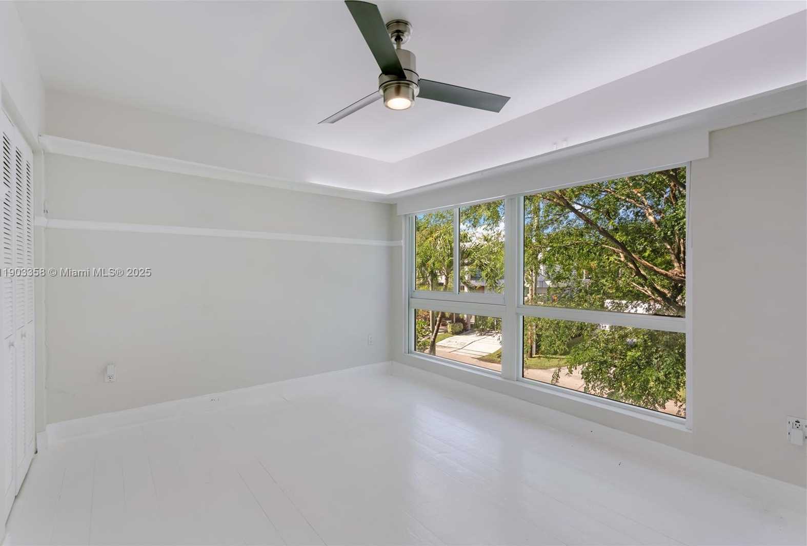 Small Image of 525 RIDGEWOOD RD, Key Biscayne Number 15