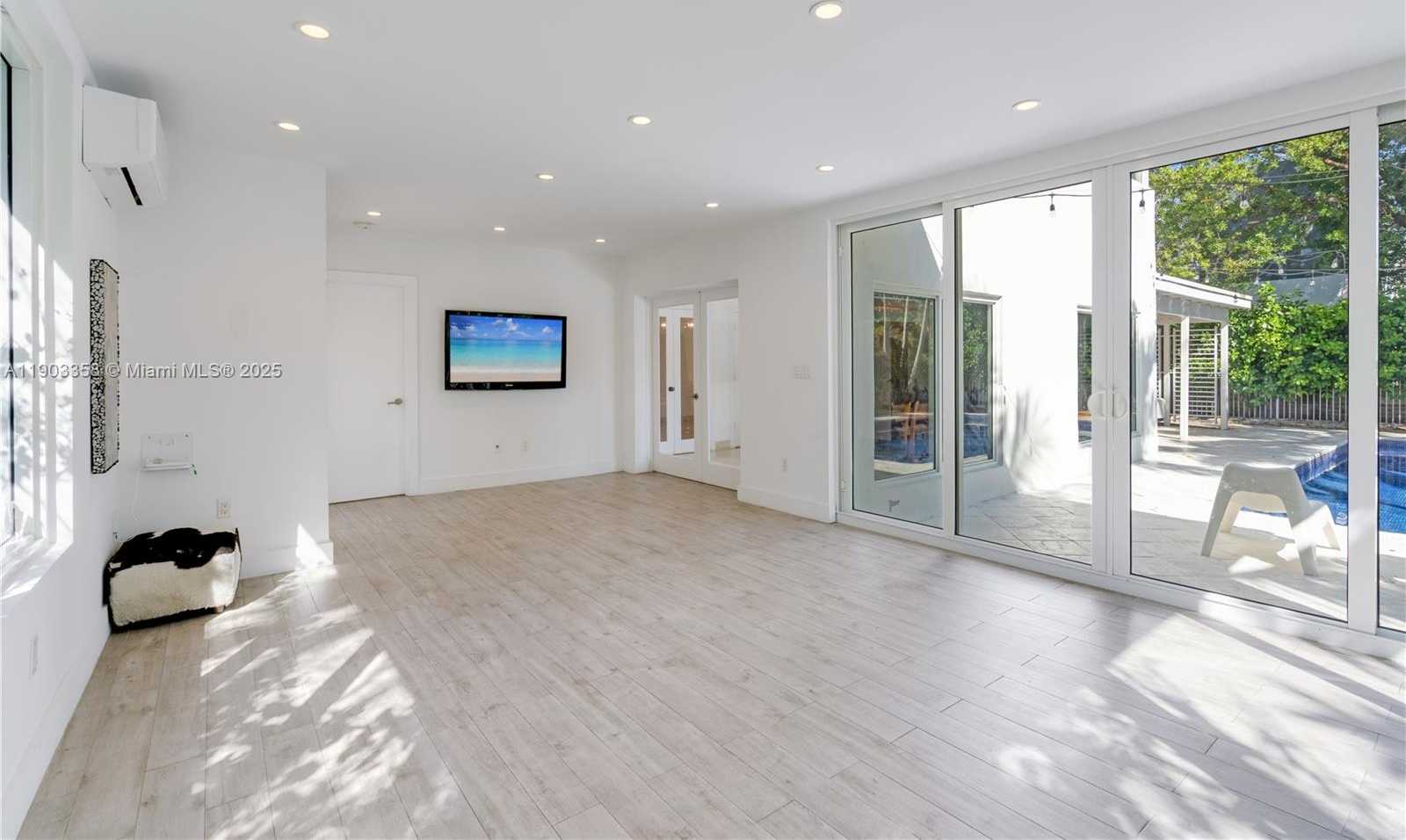Small Image of 525 RIDGEWOOD RD, Key Biscayne Number 18