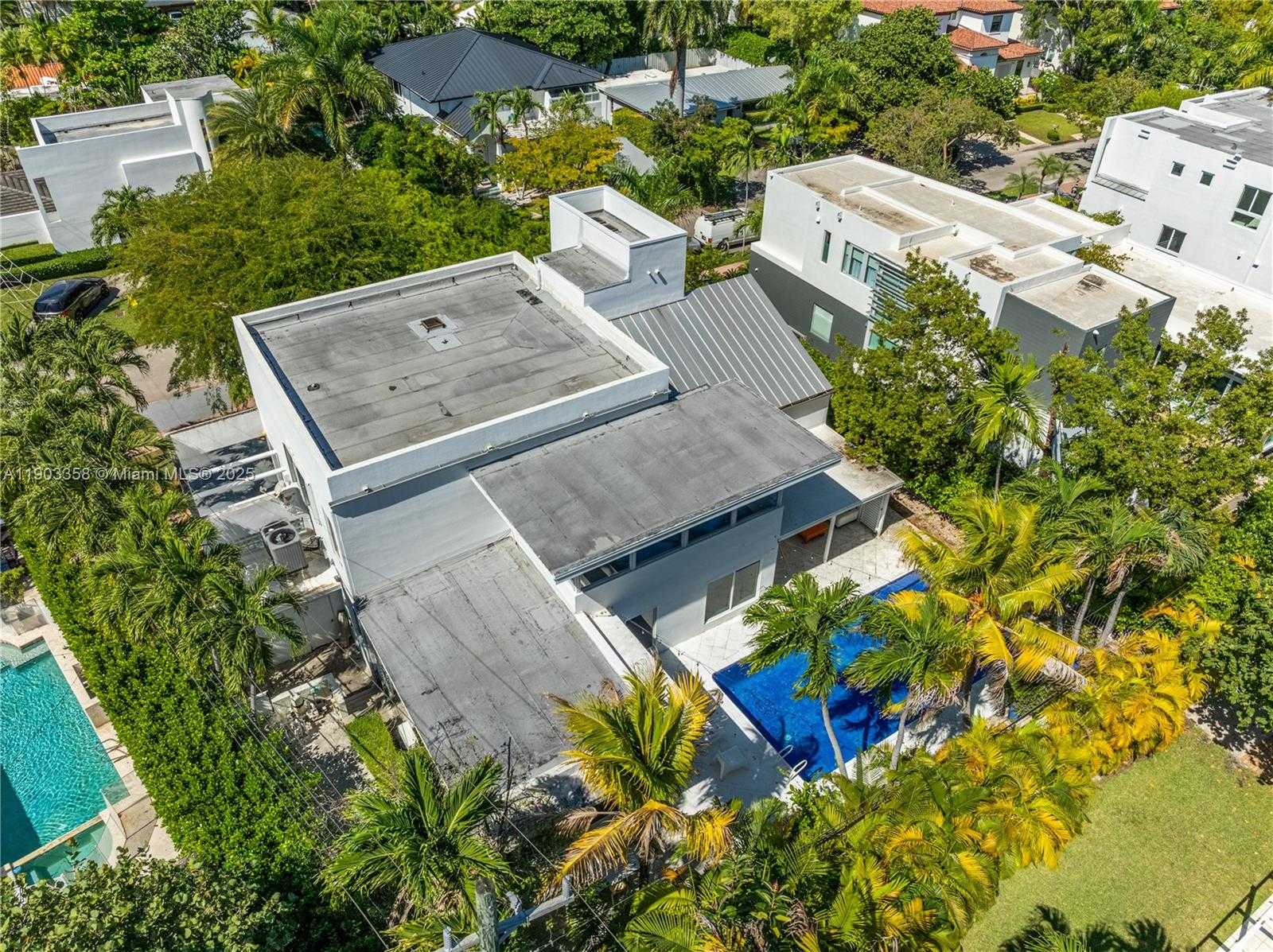 Small Image of 525 RIDGEWOOD RD, Key Biscayne Number 19