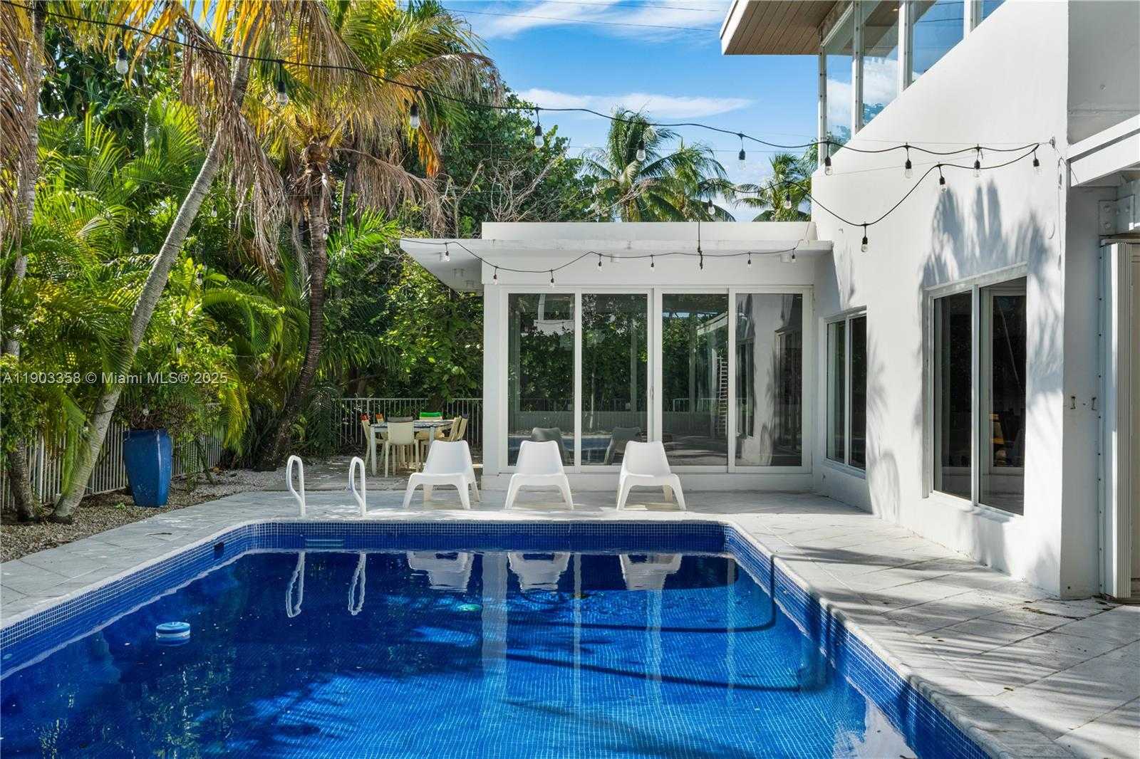 Small Image of 525 RIDGEWOOD RD, Key Biscayne Number 2