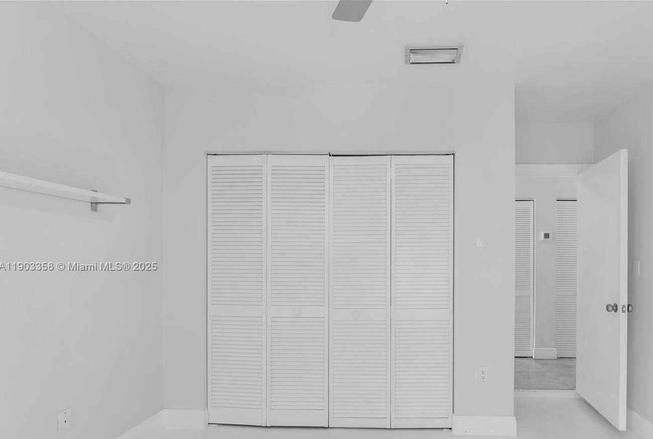 Small Image of 525 RIDGEWOOD RD, Key Biscayne Number 23