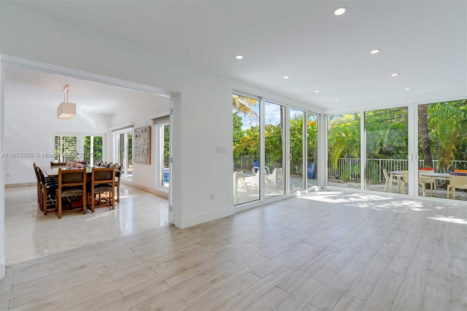 Small Image of 525 RIDGEWOOD RD, Key Biscayne Number 24