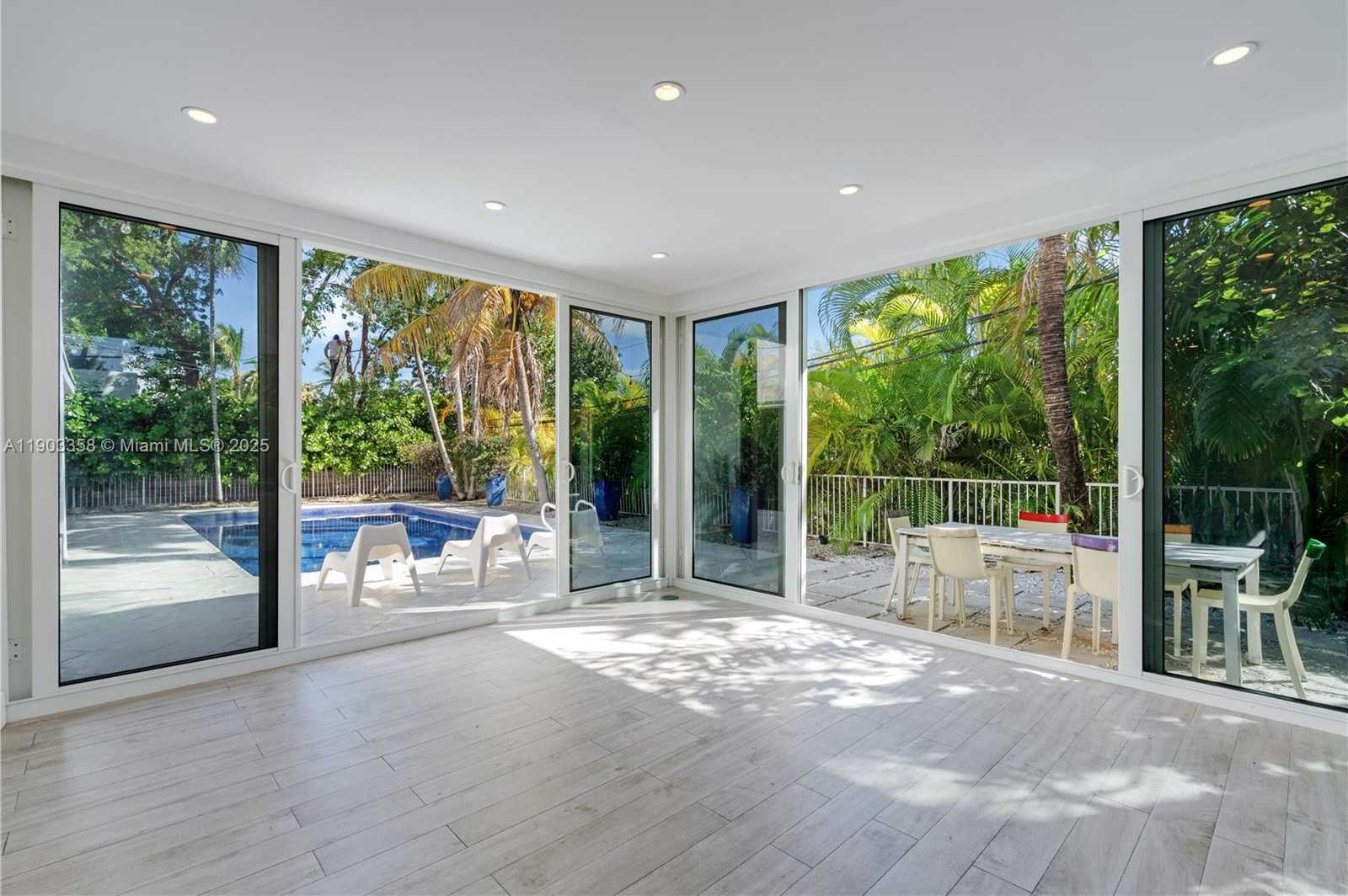 Small Image of 525 RIDGEWOOD RD, Key Biscayne Number 25