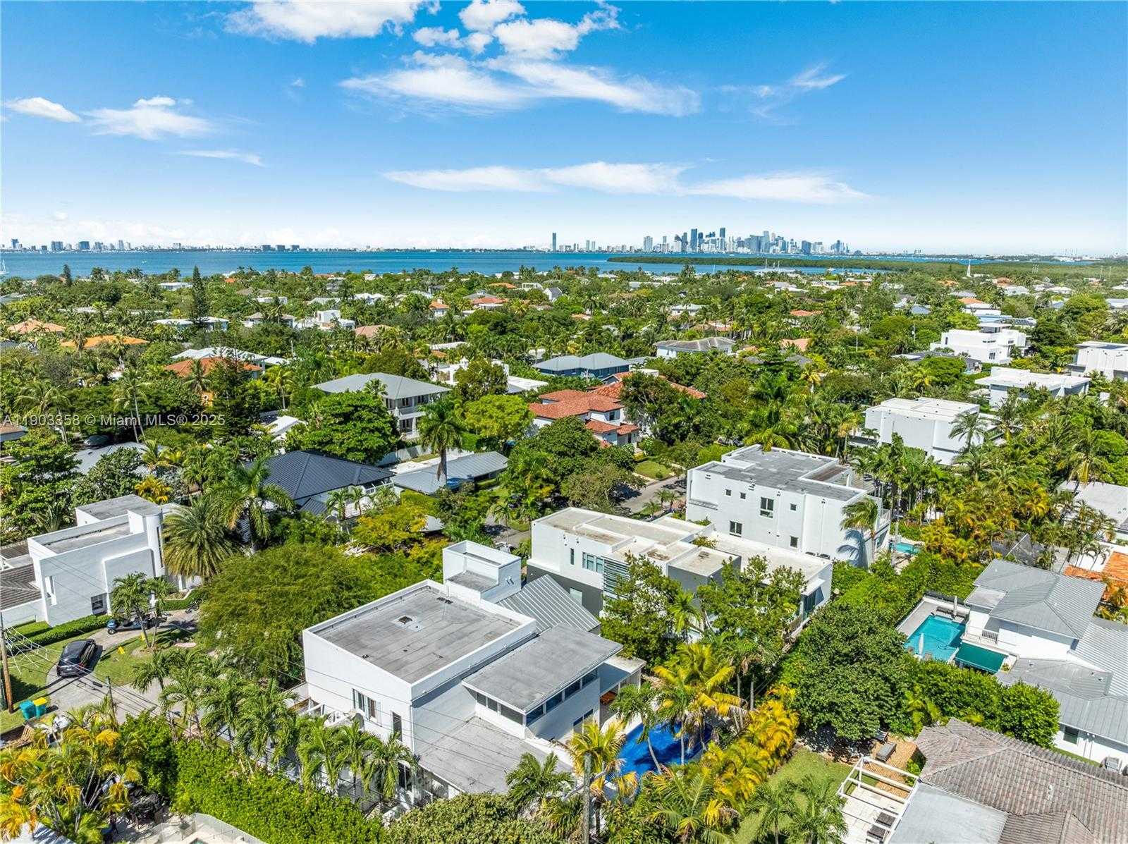 Small Image of 525 RIDGEWOOD RD, Key Biscayne Number 30