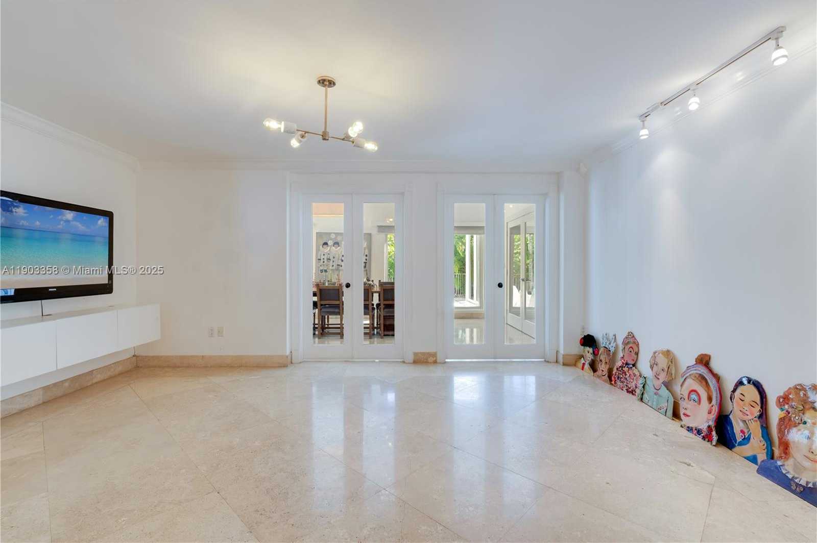 Small Image of 525 RIDGEWOOD RD, Key Biscayne Number 36