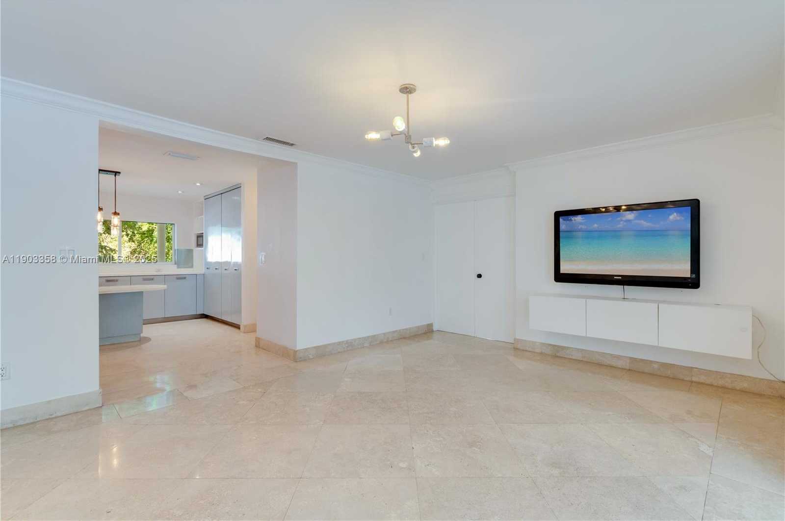 Small Image of 525 RIDGEWOOD RD, Key Biscayne Number 38