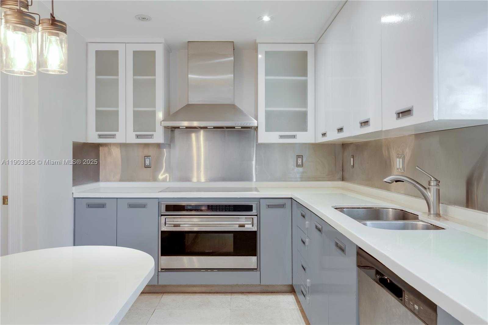 Small Image of 525 RIDGEWOOD RD, Key Biscayne Number 4