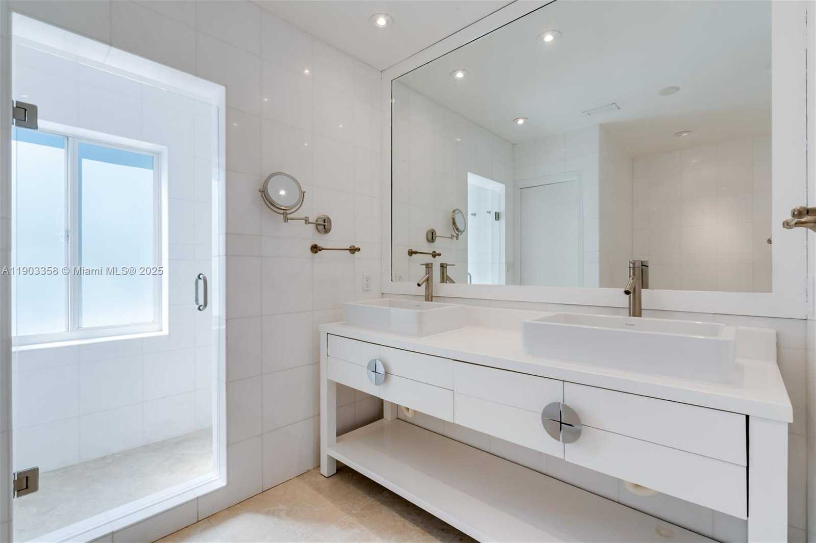 Small Image of 525 RIDGEWOOD RD, Key Biscayne Number 58