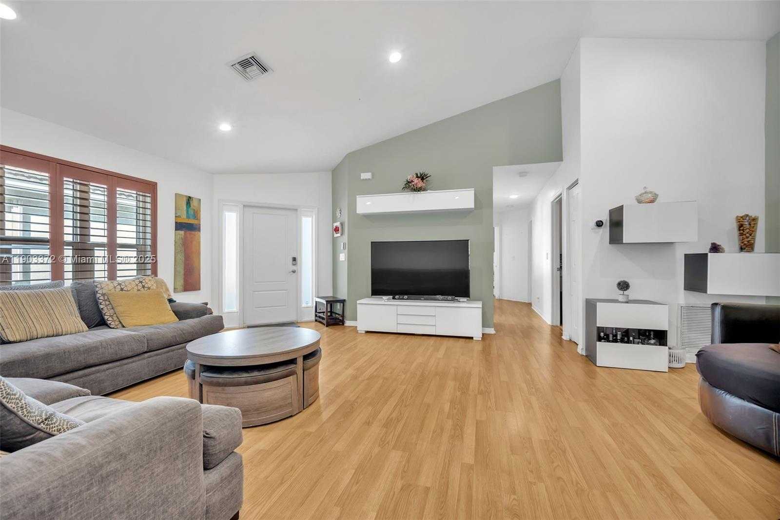 Small Image of 10337 COVENTRY CT, Boca Raton Number 11