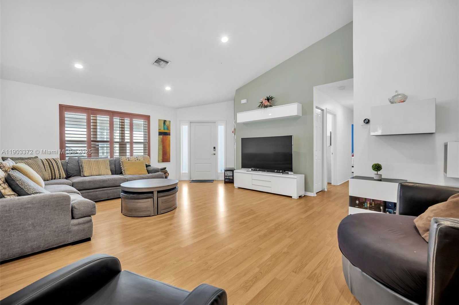 Small Image of 10337 COVENTRY CT, Boca Raton Number 12