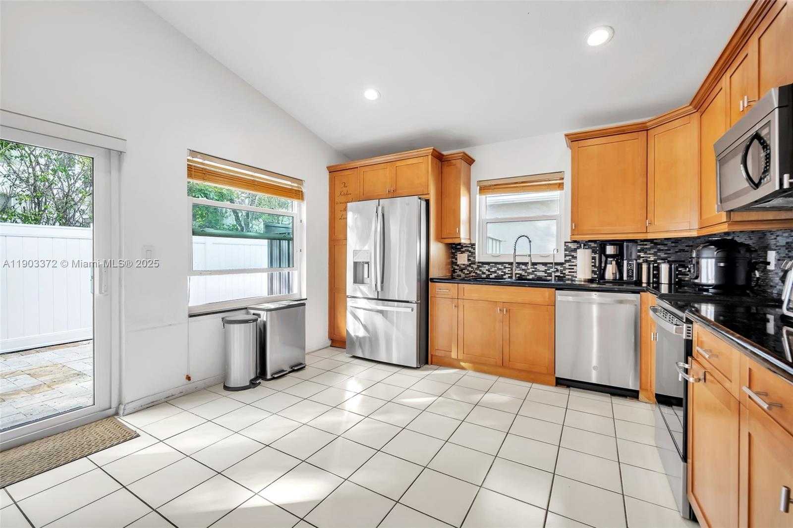 Small Image of 10337 COVENTRY CT, Boca Raton Number 15