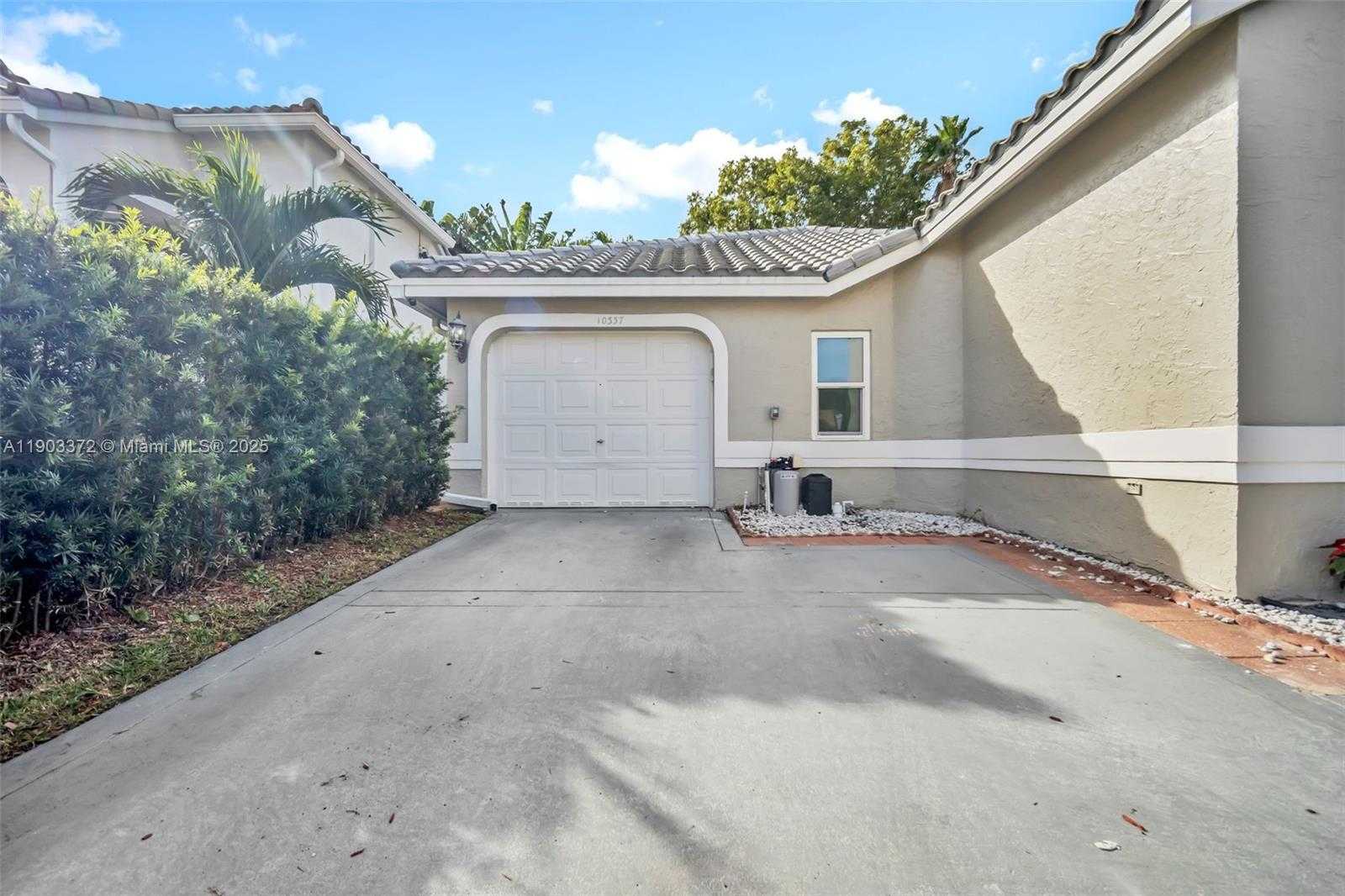 Small Image of 10337 COVENTRY CT, Boca Raton Number 3