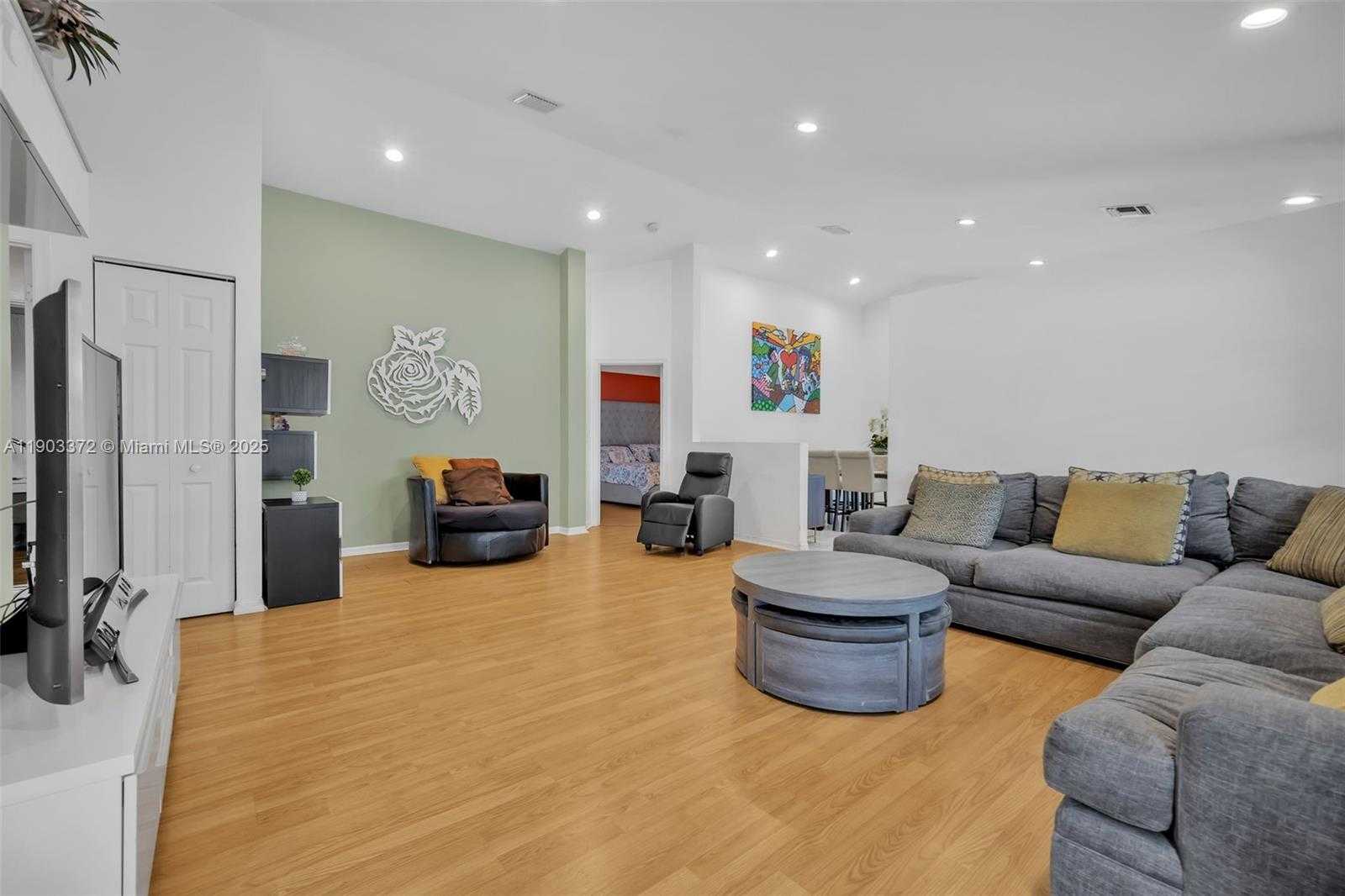 Small Image of 10337 COVENTRY CT, Boca Raton Number 9