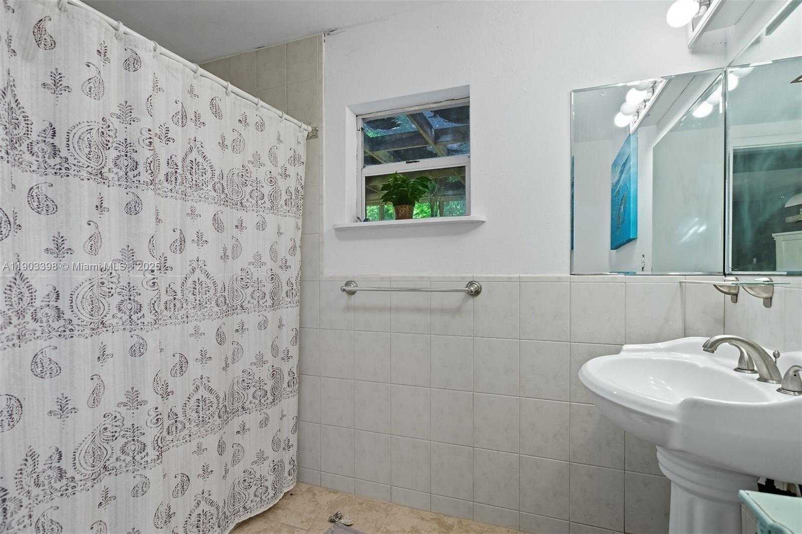 Imagen de Pequeño Objeto