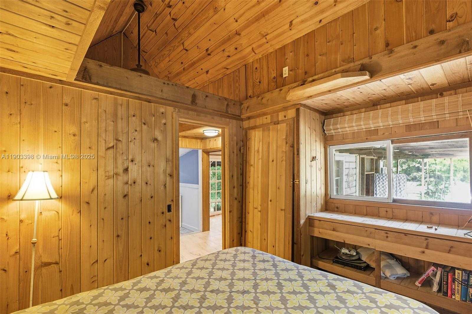 Imagen de Pequeño Objeto